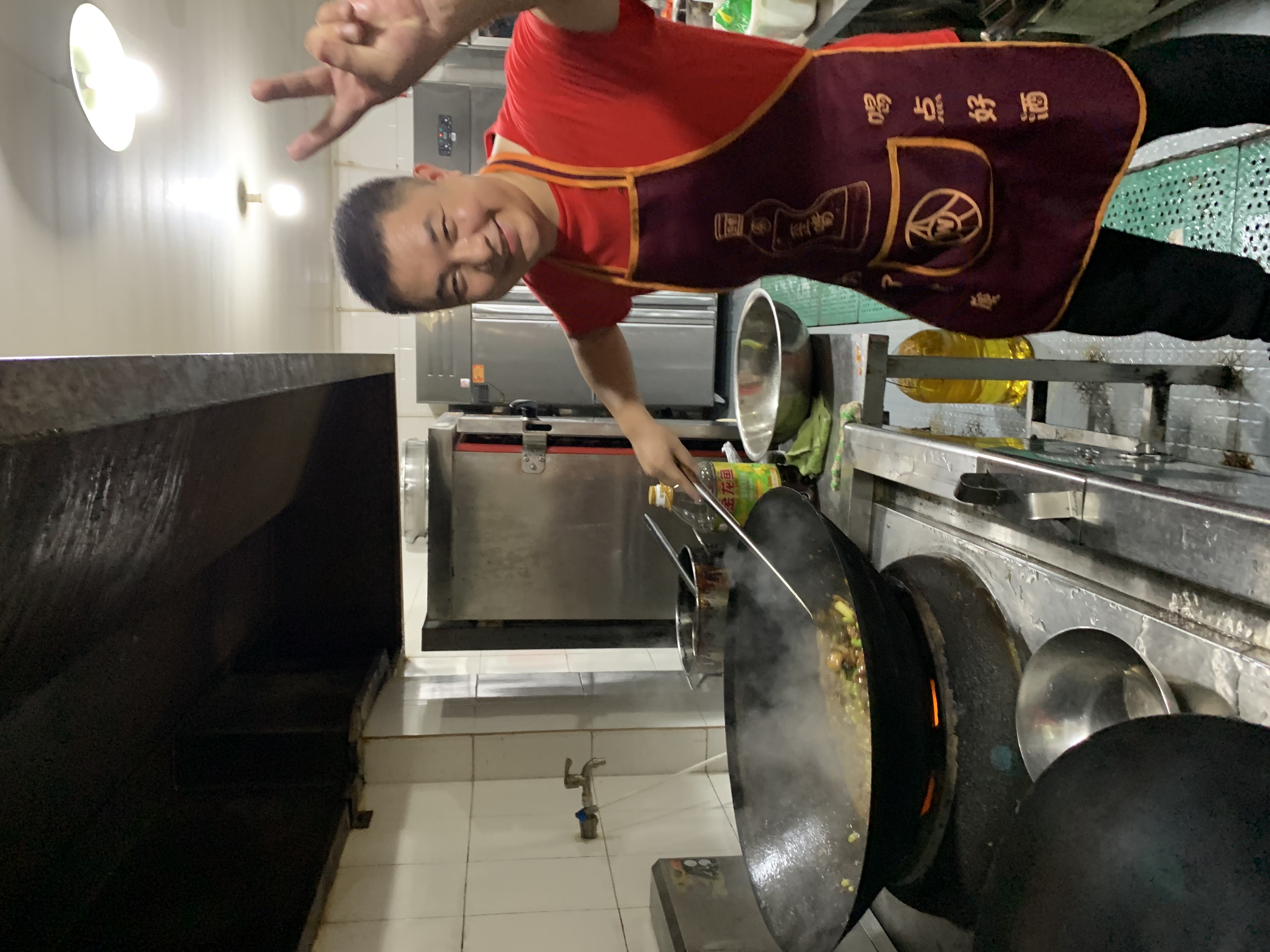 山穷水尽险道中，，，，，，，，联横合众天堑破——2022年公司团建（自助晚餐篇)